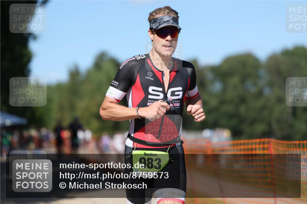 07.09.2025 - 19. Norderstedt Triathlon Michael Strokosch http://msf.ph/oto/8759573 07.09.2025 14:57:24 Laufen 980, 983 meine-sportfotos.de