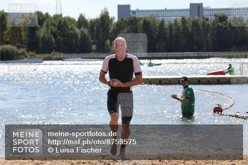 07.09.2025 - 19. Norderstedt Triathlon Luisa Fischer http://msf.ph/oto/8759575 07.09.2025 13:50:07 Schwimmen 420 meine-sportfotos.de