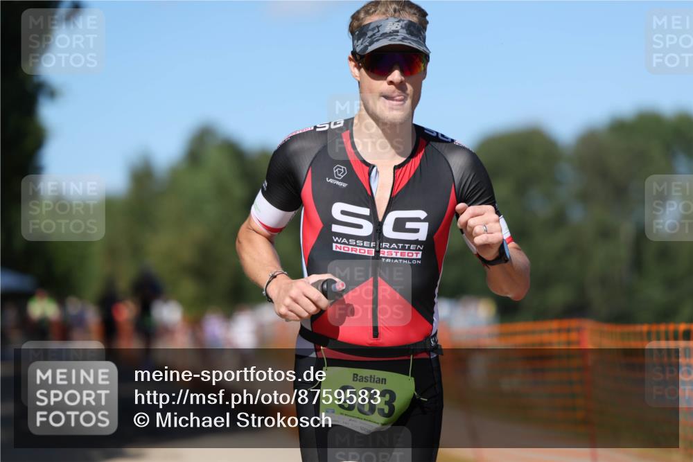 07.09.2025 - 19. Norderstedt Triathlon Michael Strokosch http://msf.ph/oto/8759583 07.09.2025 14:57:24 Laufen 980, 983 meine-sportfotos.de