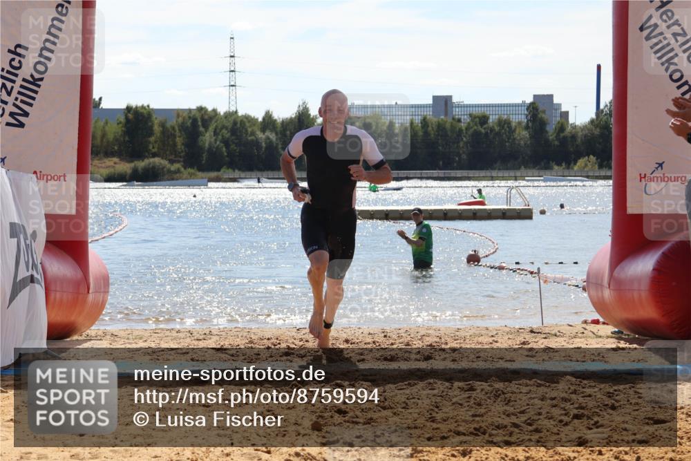 07.09.2025 - 19. Norderstedt Triathlon Luisa Fischer http://msf.ph/oto/8759594 07.09.2025 13:50:09 Schwimmen 420 meine-sportfotos.de