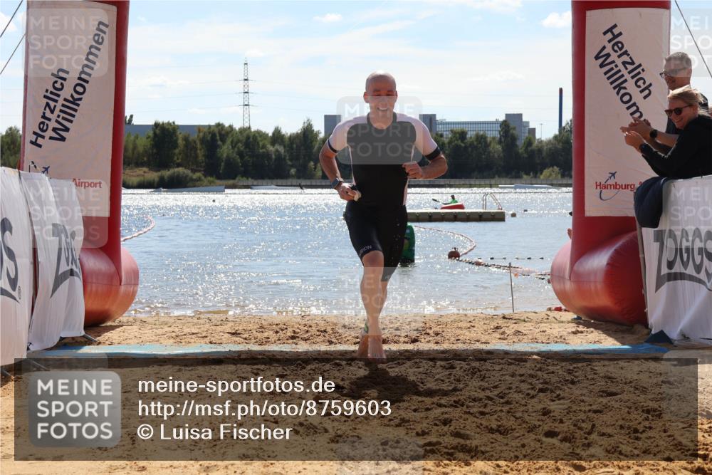 07.09.2025 - 19. Norderstedt Triathlon Luisa Fischer http://msf.ph/oto/8759603 07.09.2025 13:50:09 Schwimmen 420 meine-sportfotos.de
