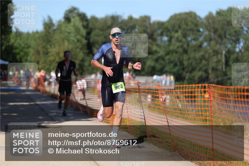 07.09.2025 - 19. Norderstedt Triathlon Michael Strokosch http://msf.ph/oto/8759612 07.09.2025 14:57:31 Laufen 980, 989, 1004 meine-sportfotos.de