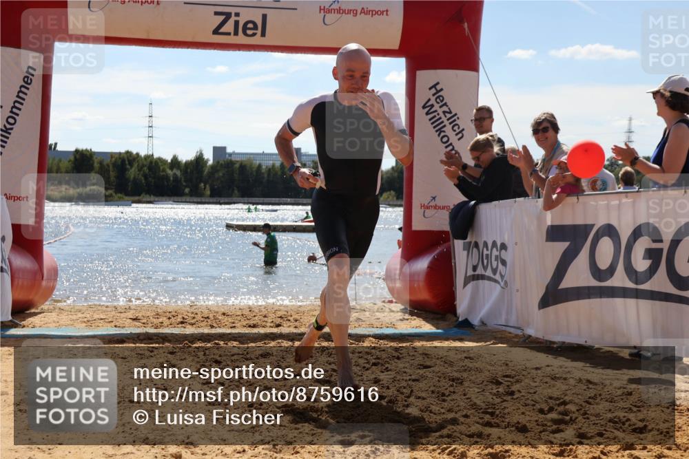 07.09.2025 - 19. Norderstedt Triathlon Luisa Fischer http://msf.ph/oto/8759616 07.09.2025 13:50:10 Schwimmen 420 meine-sportfotos.de