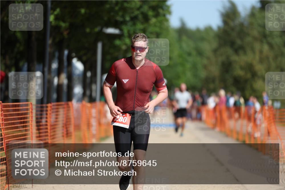 07.09.2025 - 19. Norderstedt Triathlon Michael Strokosch http://msf.ph/oto/8759645 07.09.2025 12:06:24 Laufen 280, 1258 meine-sportfotos.de