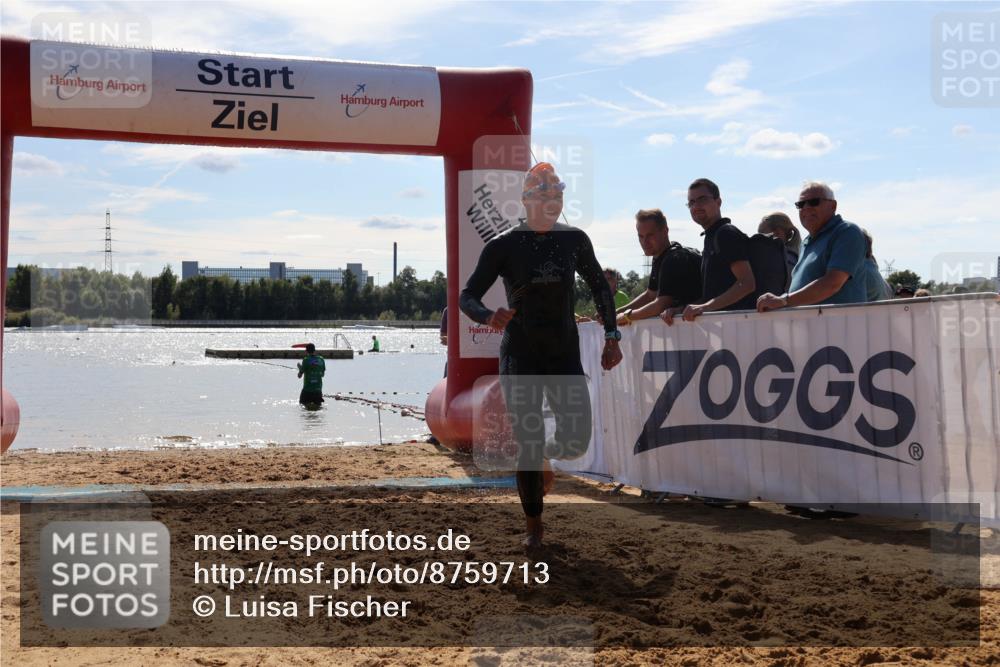 07.09.2025 - 19. Norderstedt Triathlon Luisa Fischer http://msf.ph/oto/8759713 07.09.2025 14:07:08 Schwimmen 896 meine-sportfotos.de