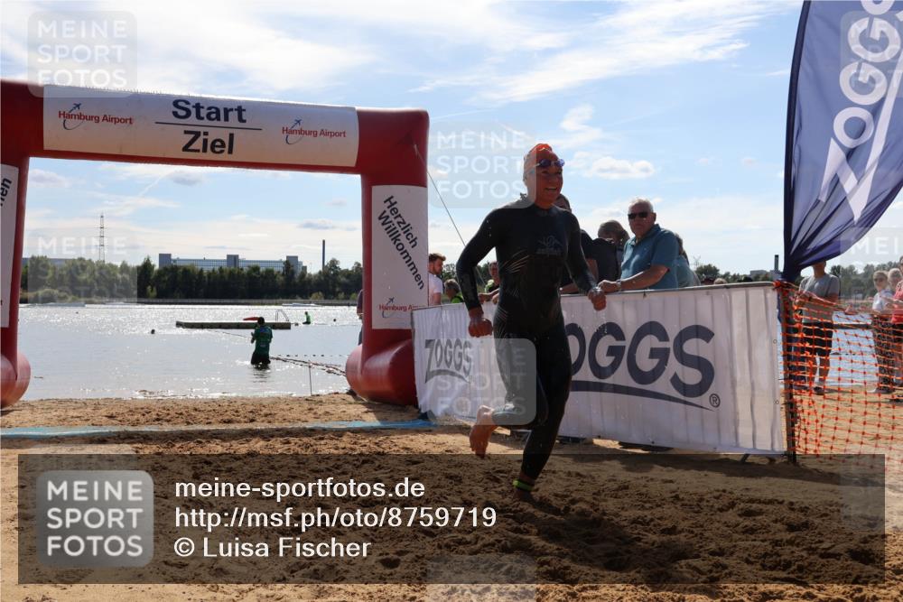 07.09.2025 - 19. Norderstedt Triathlon Luisa Fischer http://msf.ph/oto/8759719 07.09.2025 14:07:09 Schwimmen 896 meine-sportfotos.de