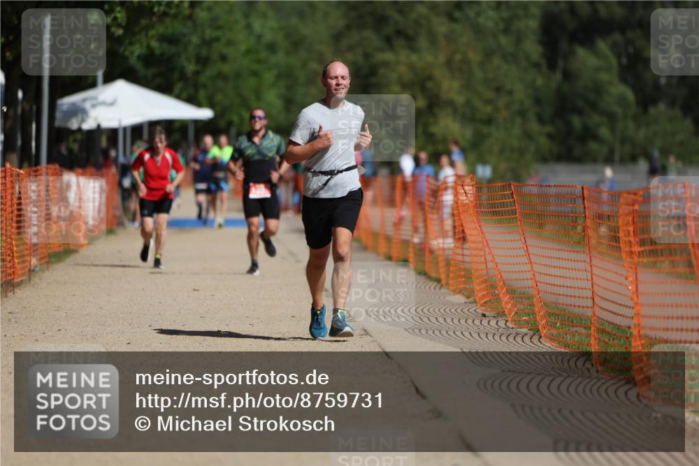07.09.2025 - 19. Norderstedt Triathlon Michael Strokosch http://msf.ph/oto/8759731 07.09.2025 12:06:32 Laufen 801 meine-sportfotos.de