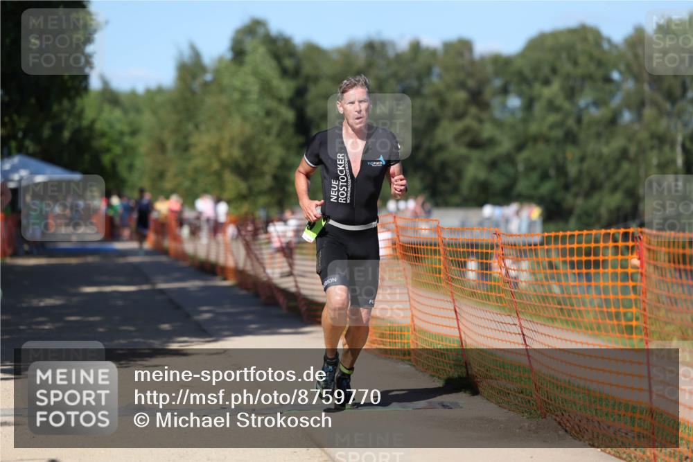 07.09.2025 - 19. Norderstedt Triathlon Michael Strokosch http://msf.ph/oto/8759770 07.09.2025 14:57:34 Laufen 980, 989, 1004 meine-sportfotos.de