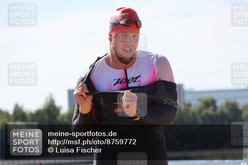 07.09.2025 - 19. Norderstedt Triathlon Luisa Fischer http://msf.ph/oto/8759772 07.09.2025 12:05:24 Schwimmen 1322 meine-sportfotos.de
