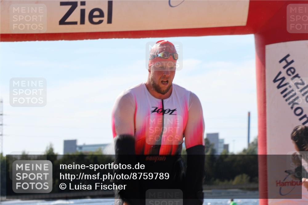 07.09.2025 - 19. Norderstedt Triathlon Luisa Fischer http://msf.ph/oto/8759789 07.09.2025 12:05:24 Schwimmen 1322 meine-sportfotos.de