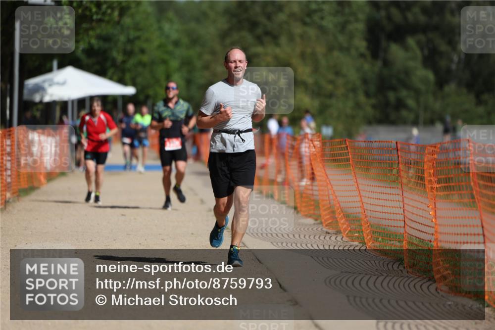07.09.2025 - 19. Norderstedt Triathlon Michael Strokosch http://msf.ph/oto/8759793 07.09.2025 12:06:33 Laufen 801, 1395 meine-sportfotos.de
