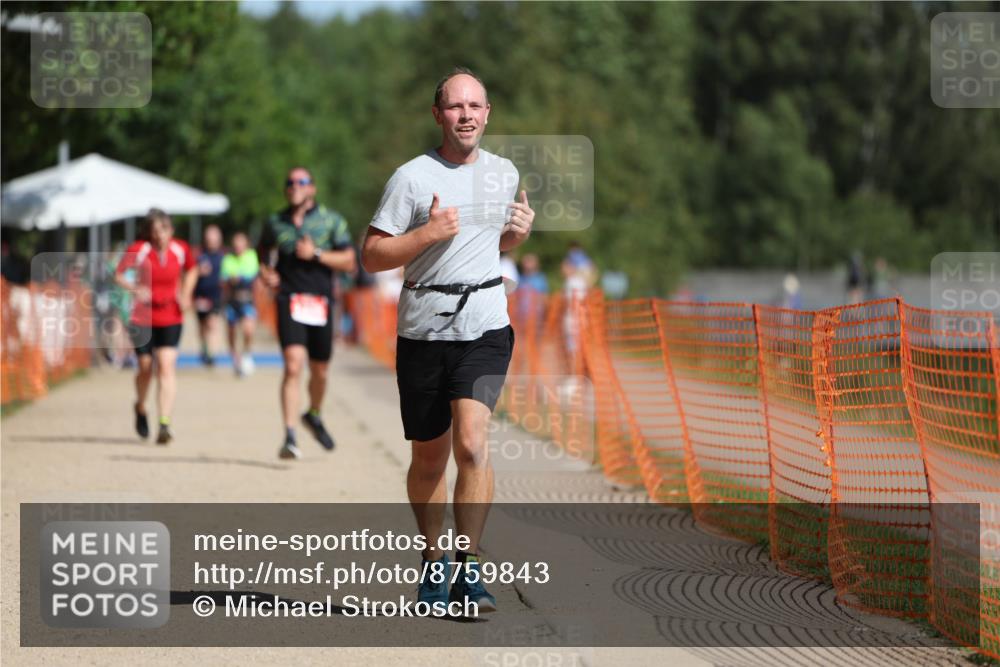 07.09.2025 - 19. Norderstedt Triathlon Michael Strokosch http://msf.ph/oto/8759843 07.09.2025 12:06:34 Laufen 801, 1395 meine-sportfotos.de