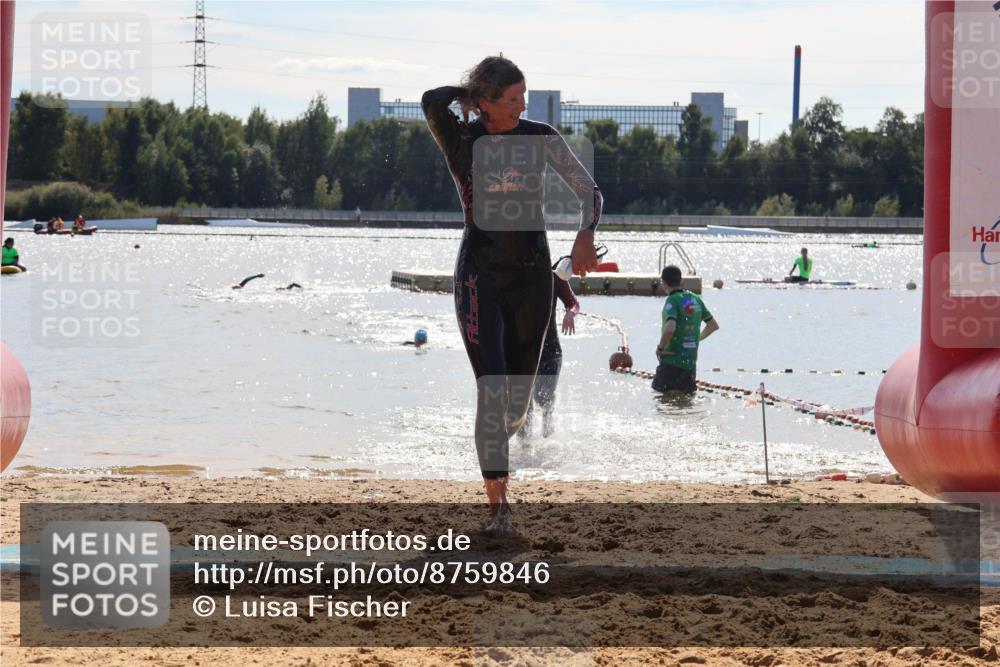 07.09.2025 - 19. Norderstedt Triathlon Luisa Fischer http://msf.ph/oto/8759846 07.09.2025 14:11:55 Schwimmen 379, 474 meine-sportfotos.de