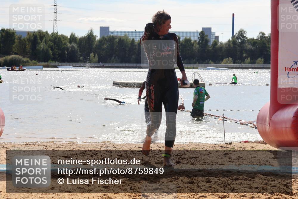 07.09.2025 - 19. Norderstedt Triathlon Luisa Fischer http://msf.ph/oto/8759849 07.09.2025 14:11:55 Schwimmen 379, 474 meine-sportfotos.de