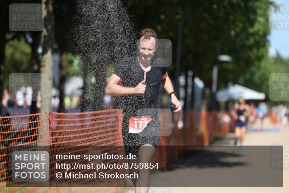 07.09.2025 - 19. Norderstedt Triathlon Michael Strokosch http://msf.ph/oto/8759854 07.09.2025 13:15:15 Laufen 173, 346 meine-sportfotos.de