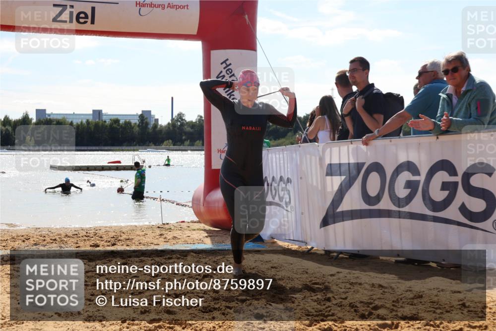 07.09.2025 - 19. Norderstedt Triathlon Luisa Fischer http://msf.ph/oto/8759897 07.09.2025 14:12:00 Schwimmen 379, 474 meine-sportfotos.de