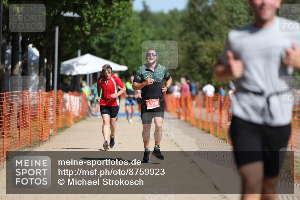 07.09.2025 - 19. Norderstedt Triathlon Michael Strokosch http://msf.ph/oto/8759923 07.09.2025 12:06:36 Laufen 801, 1229, 1395 meine-sportfotos.de