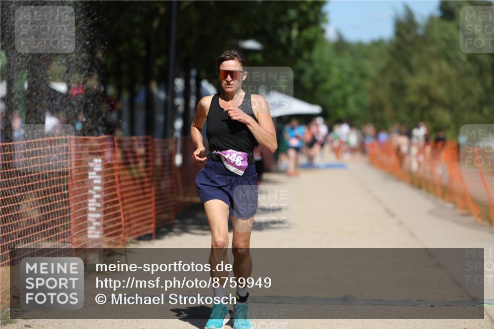 07.09.2025 - 19. Norderstedt Triathlon Michael Strokosch http://msf.ph/oto/8759949 07.09.2025 13:15:21 Laufen 346, 1338 meine-sportfotos.de