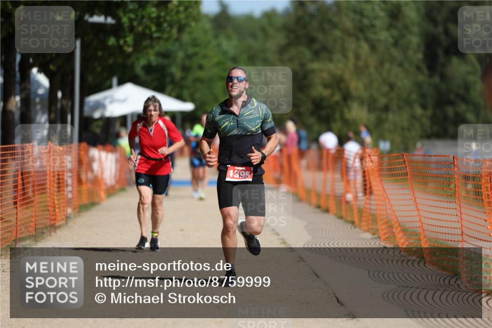 07.09.2025 - 19. Norderstedt Triathlon Michael Strokosch http://msf.ph/oto/8759999 07.09.2025 12:06:38 Laufen 801, 1229, 1395 meine-sportfotos.de