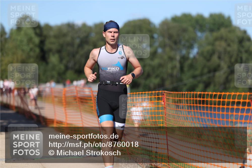 07.09.2025 - 19. Norderstedt Triathlon Michael Strokosch http://msf.ph/oto/8760018 07.09.2025 14:57:50 Laufen 992 meine-sportfotos.de