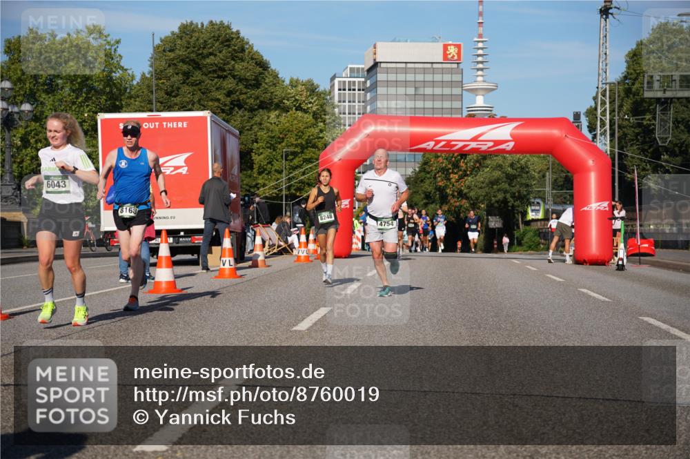 07.09.2025 - BARMER Alsterlauf Yannick Fuchs http://msf.ph/oto/8760019 07.09.2025 09:39:55 Laufen 6043, 8163, 8248, 4754 meine-sportfotos.de