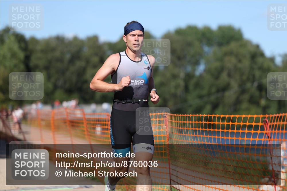 07.09.2025 - 19. Norderstedt Triathlon Michael Strokosch http://msf.ph/oto/8760036 07.09.2025 14:57:50 Laufen 992 meine-sportfotos.de