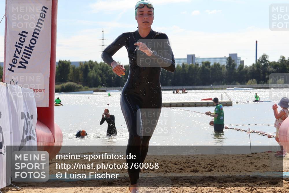 07.09.2025 - 19. Norderstedt Triathlon Luisa Fischer http://msf.ph/oto/8760058 07.09.2025 14:12:32 Schwimmen 475, 476 meine-sportfotos.de