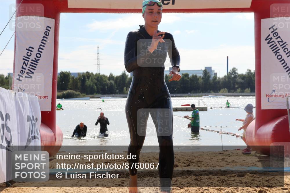 07.09.2025 - 19. Norderstedt Triathlon Luisa Fischer http://msf.ph/oto/8760067 07.09.2025 14:12:32 Schwimmen 475, 476 meine-sportfotos.de