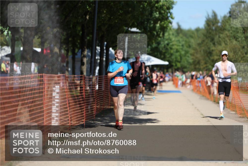 07.09.2025 - 19. Norderstedt Triathlon Michael Strokosch http://msf.ph/oto/8760088 07.09.2025 13:15:34 Laufen 236, 1252, 1366 meine-sportfotos.de