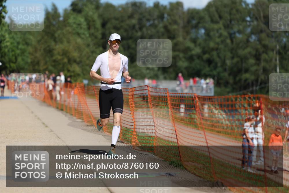 07.09.2025 - 19. Norderstedt Triathlon Michael Strokosch http://msf.ph/oto/8760160 07.09.2025 13:15:37 Laufen 236, 1252, 1297, 1337, 1366 meine-sportfotos.de