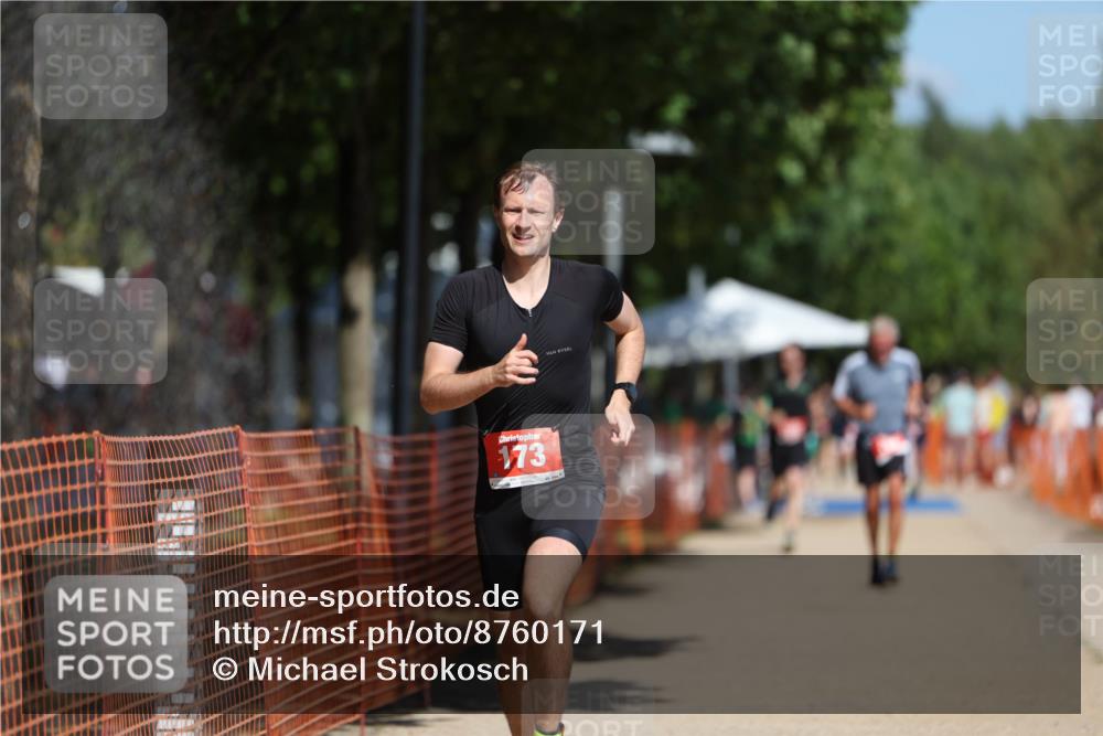 07.09.2025 - 19. Norderstedt Triathlon Michael Strokosch http://msf.ph/oto/8760171 07.09.2025 12:53:15 Laufen 173 meine-sportfotos.de