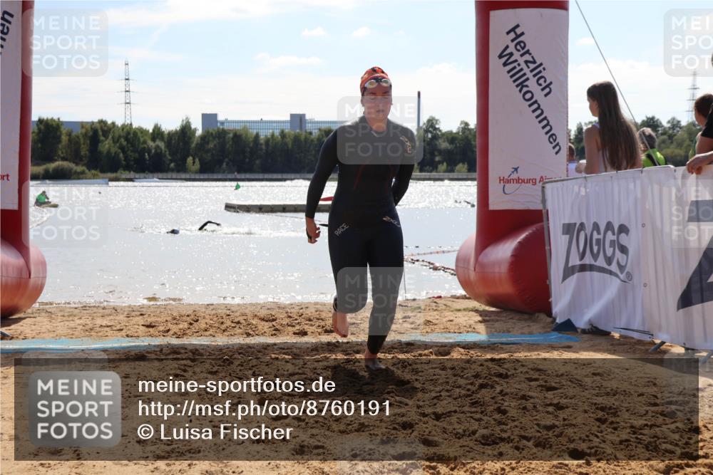 07.09.2025 - 19. Norderstedt Triathlon Luisa Fischer http://msf.ph/oto/8760191 07.09.2025 14:13:55 Schwimmen 460 meine-sportfotos.de
