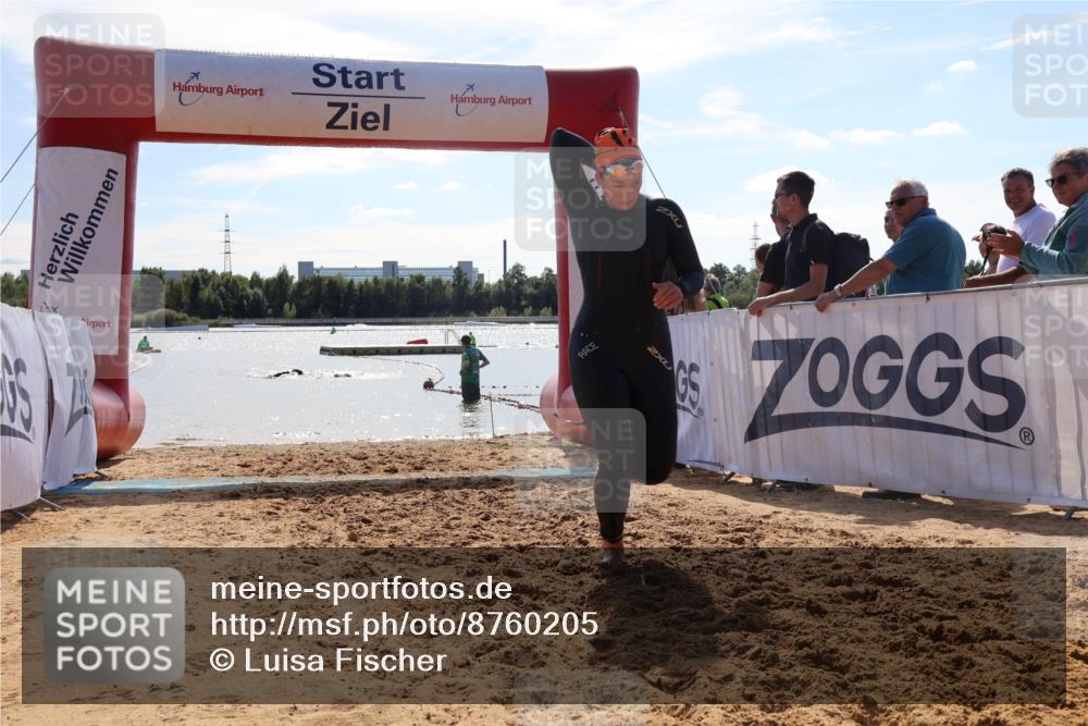 07.09.2025 - 19. Norderstedt Triathlon Luisa Fischer http://msf.ph/oto/8760205 07.09.2025 14:13:56 Schwimmen 460 meine-sportfotos.de