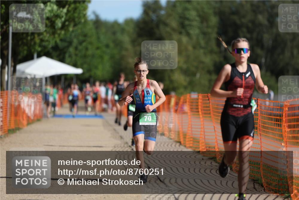 07.09.2025 - 19. Norderstedt Triathlon Michael Strokosch http://msf.ph/oto/8760251 07.09.2025 10:45:13 Laufen 70, 114, 682 meine-sportfotos.de