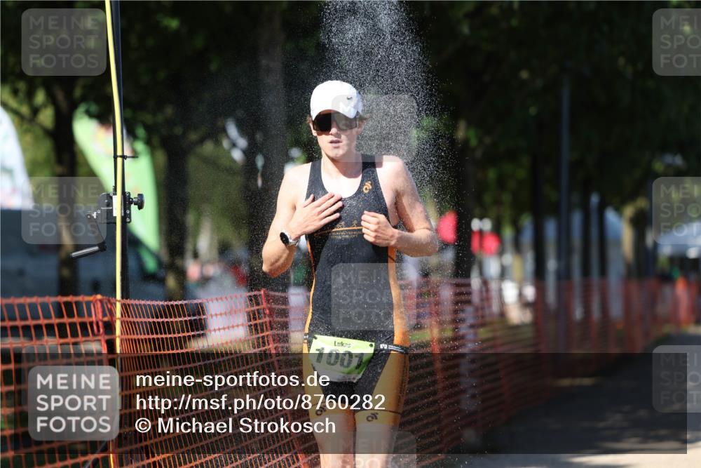 07.09.2025 - 19. Norderstedt Triathlon Michael Strokosch http://msf.ph/oto/8760282 07.09.2025 14:58:18 Laufen 965, 1001, 1037 meine-sportfotos.de