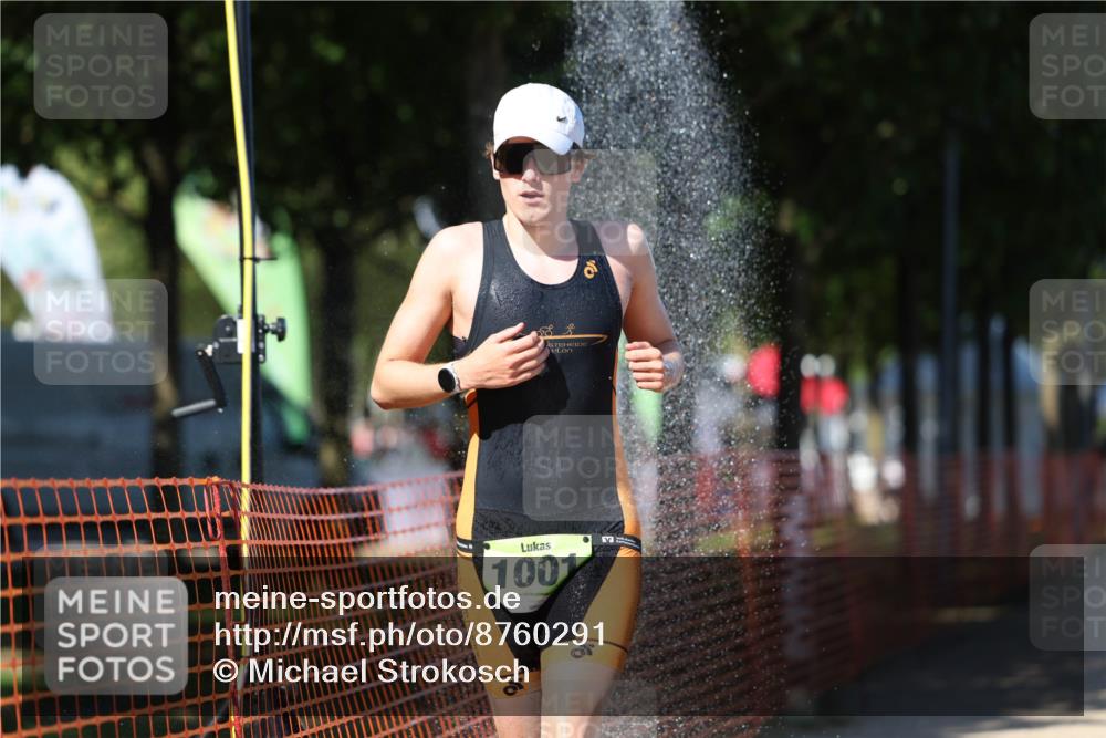07.09.2025 - 19. Norderstedt Triathlon Michael Strokosch http://msf.ph/oto/8760291 07.09.2025 14:58:18 Laufen 965, 1001, 1037 meine-sportfotos.de