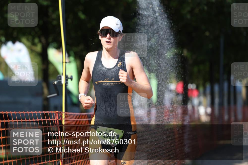 07.09.2025 - 19. Norderstedt Triathlon Michael Strokosch http://msf.ph/oto/8760301 07.09.2025 14:58:18 Laufen 965, 1001, 1037 meine-sportfotos.de