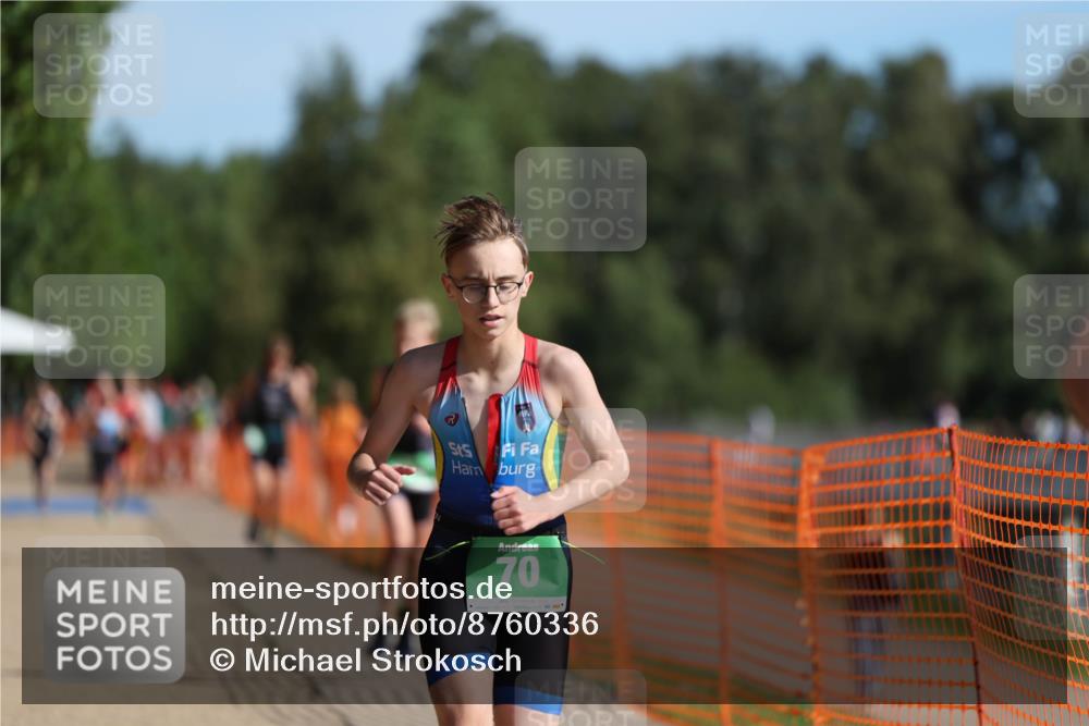 07.09.2025 - 19. Norderstedt Triathlon Michael Strokosch http://msf.ph/oto/8760336 07.09.2025 10:45:15 Laufen 70, 114, 682 meine-sportfotos.de
