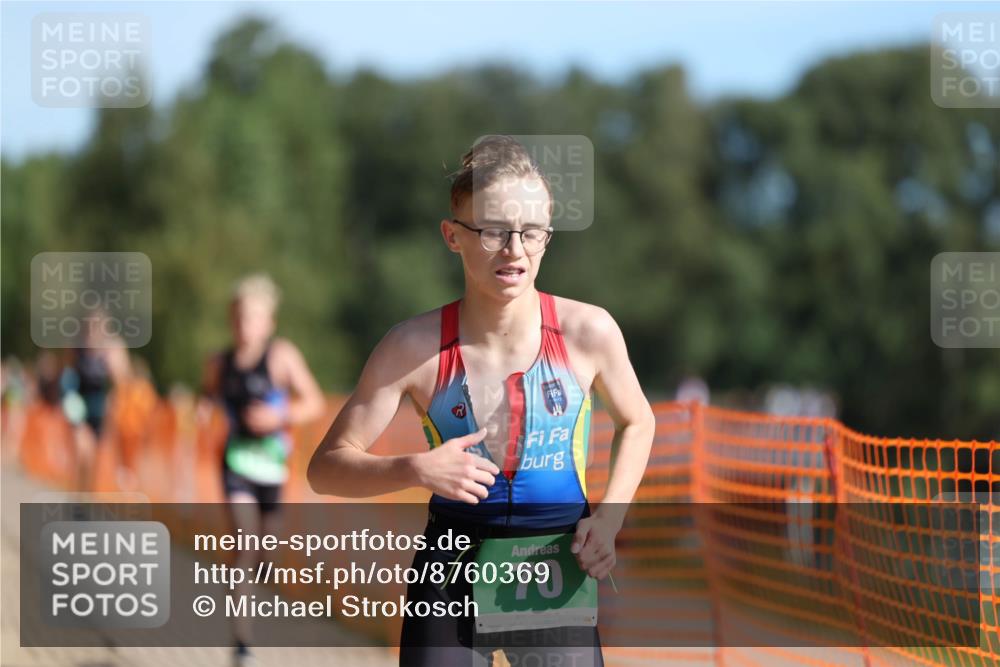 07.09.2025 - 19. Norderstedt Triathlon Michael Strokosch http://msf.ph/oto/8760369 07.09.2025 10:45:15 Laufen 70, 114, 682 meine-sportfotos.de