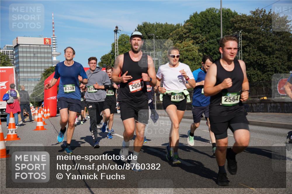 07.09.2025 - BARMER Alsterlauf Yannick Fuchs http://msf.ph/oto/8760382 07.09.2025 09:40:08 Laufen 8339, 529, 2656, 68, 5538, 4196, 2564 meine-sportfotos.de