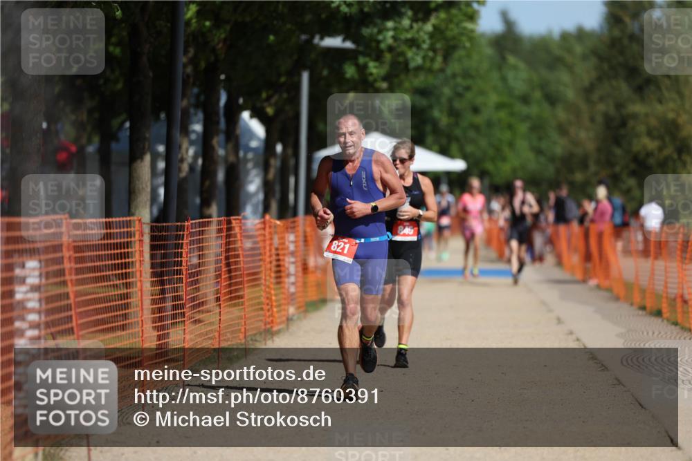 07.09.2025 - 19. Norderstedt Triathlon Michael Strokosch http://msf.ph/oto/8760391 07.09.2025 12:07:10 Laufen 821, 845 meine-sportfotos.de