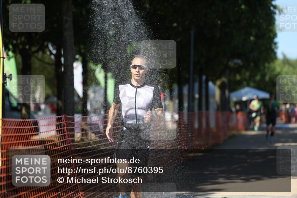 07.09.2025 - 19. Norderstedt Triathlon Michael Strokosch http://msf.ph/oto/8760395 07.09.2025 14:58:26 Laufen 965, 1016, 1037 meine-sportfotos.de