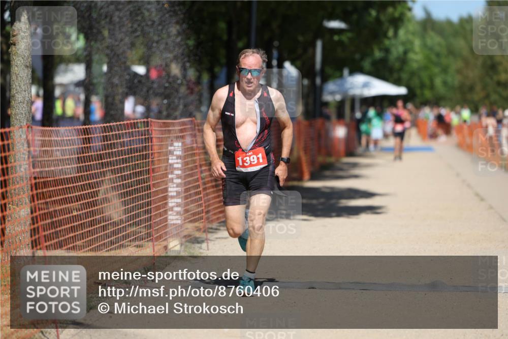 07.09.2025 - 19. Norderstedt Triathlon Michael Strokosch http://msf.ph/oto/8760406 07.09.2025 13:15:47 Laufen 1297, 1337, 1391 meine-sportfotos.de