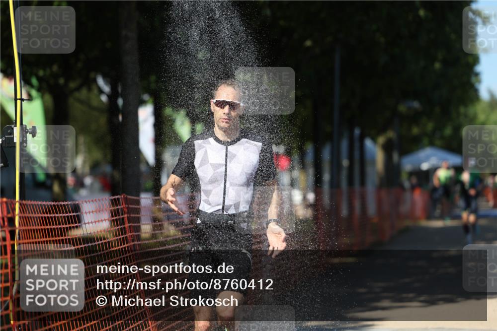 07.09.2025 - 19. Norderstedt Triathlon Michael Strokosch http://msf.ph/oto/8760412 07.09.2025 14:58:26 Laufen 965, 1016, 1037 meine-sportfotos.de