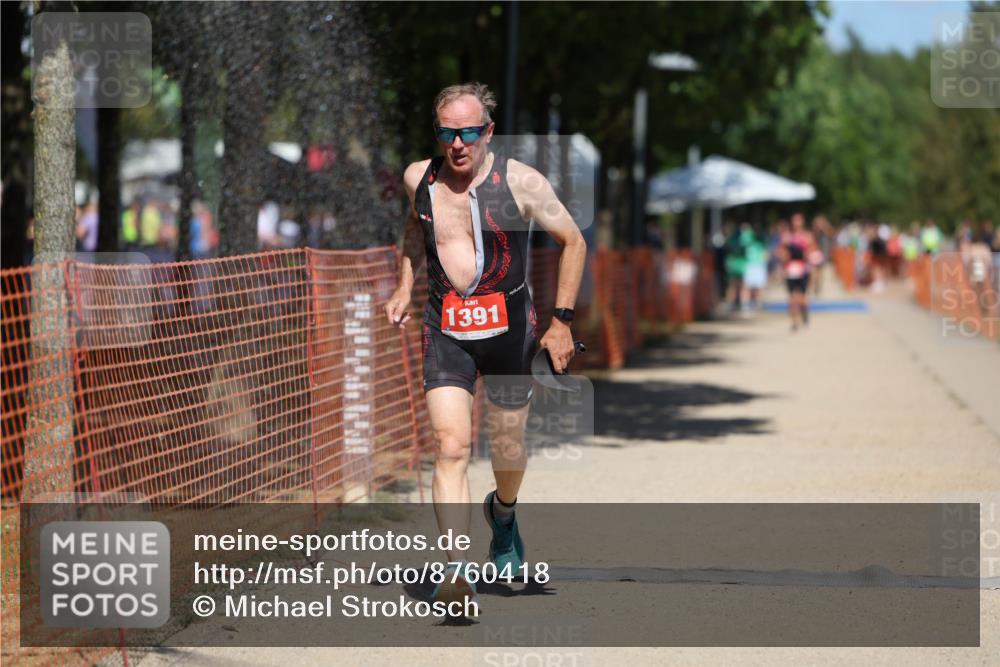 07.09.2025 - 19. Norderstedt Triathlon Michael Strokosch http://msf.ph/oto/8760418 07.09.2025 13:15:47 Laufen 1297, 1337, 1391 meine-sportfotos.de