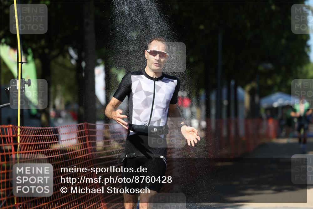 07.09.2025 - 19. Norderstedt Triathlon Michael Strokosch http://msf.ph/oto/8760428 07.09.2025 14:58:26 Laufen 965, 1016, 1037 meine-sportfotos.de