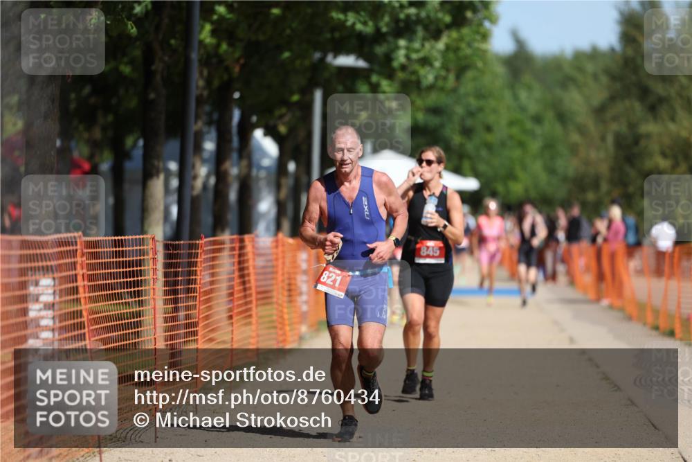 07.09.2025 - 19. Norderstedt Triathlon Michael Strokosch http://msf.ph/oto/8760434 07.09.2025 12:07:11 Laufen 821, 845 meine-sportfotos.de