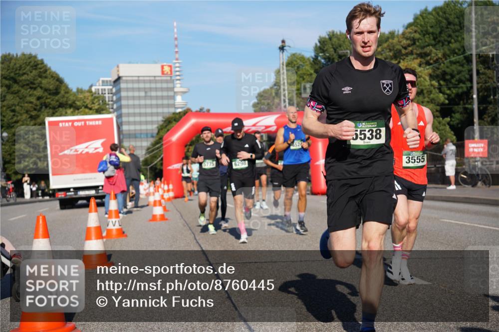 07.09.2025 - BARMER Alsterlauf Yannick Fuchs http://msf.ph/oto/8760445 07.09.2025 09:40:10 Laufen 5775, 6298, 16136, 5538, 3555 meine-sportfotos.de