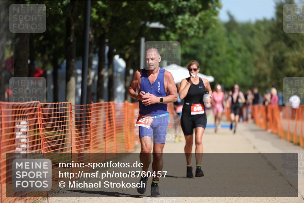 07.09.2025 - 19. Norderstedt Triathlon Michael Strokosch http://msf.ph/oto/8760457 07.09.2025 12:07:11 Laufen 821, 845 meine-sportfotos.de