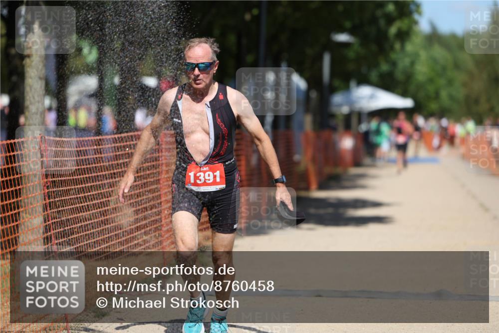 07.09.2025 - 19. Norderstedt Triathlon Michael Strokosch http://msf.ph/oto/8760458 07.09.2025 13:15:47 Laufen 1297, 1337, 1391 meine-sportfotos.de